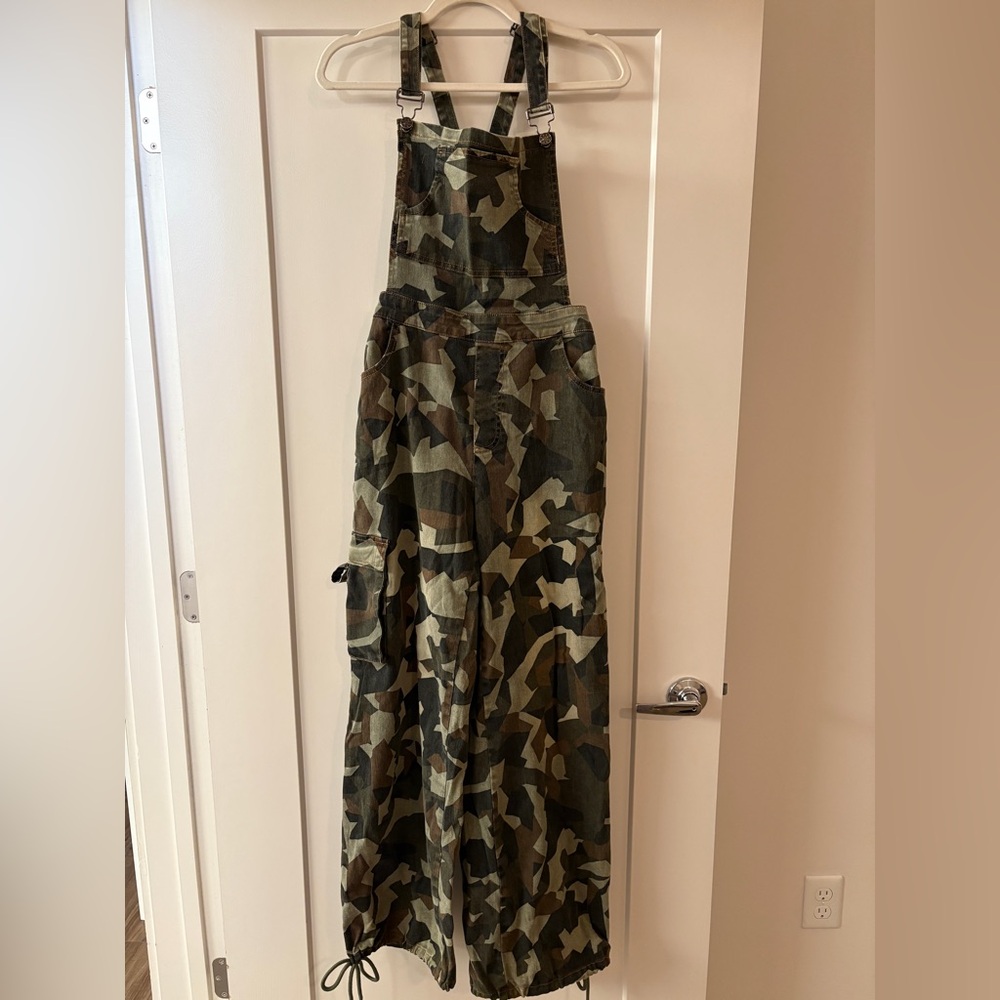Camo overalls Large